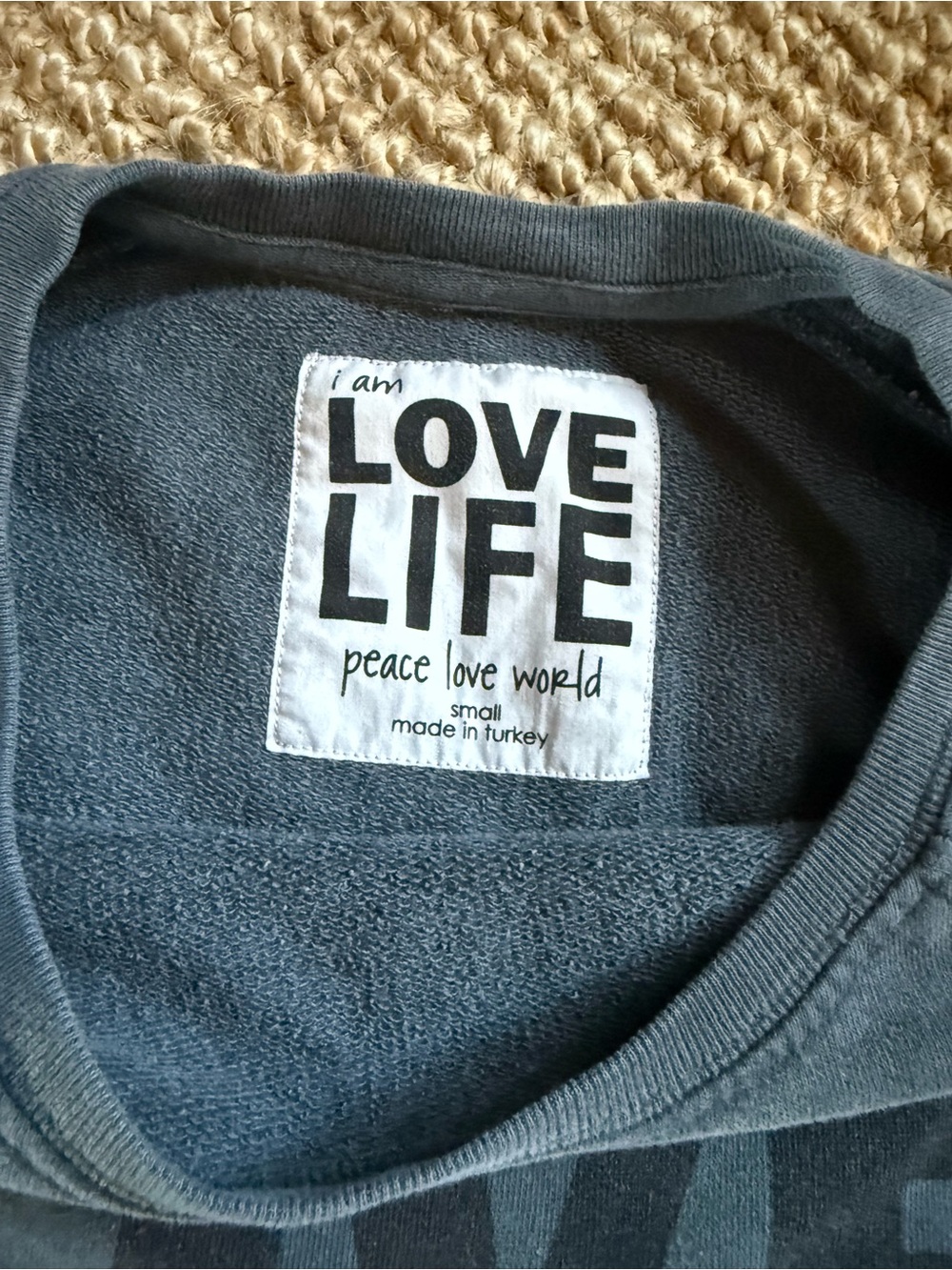 ⚜️ PEACE  LOVE  WORLD  GRAY SWEATSHIRT SIZE SMALL ⚜️ - Picture 3 of 10